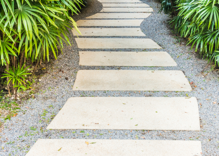 Allée de jardin en dalles et gravier